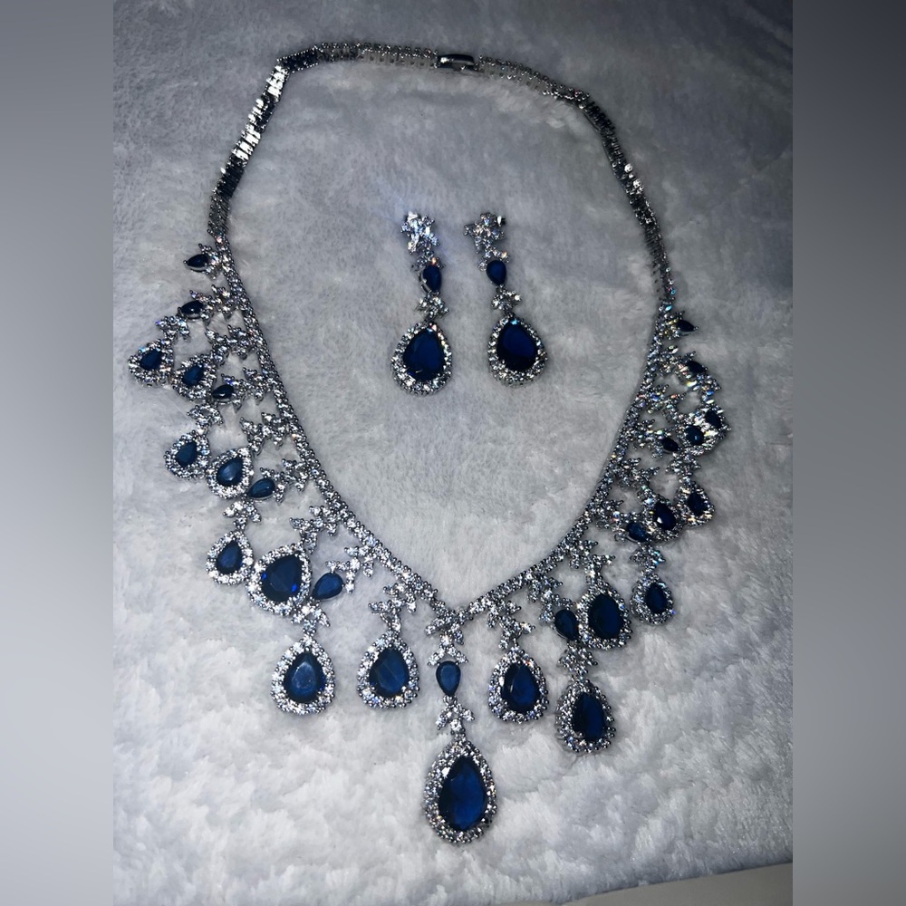 EleQueen Necklace And Earrings Jewelry Set For Bridal, Party, Costume, Birthday - Picture 2 of 8
